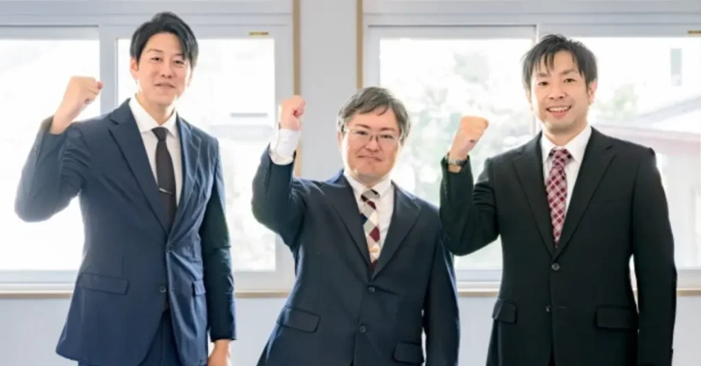 男性3人